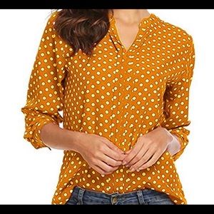 3/4 sleeves Women’s blouse polka dots.
